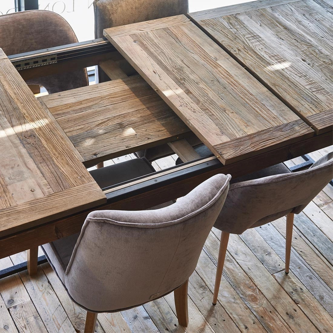 SHELTER ISLAND dining table